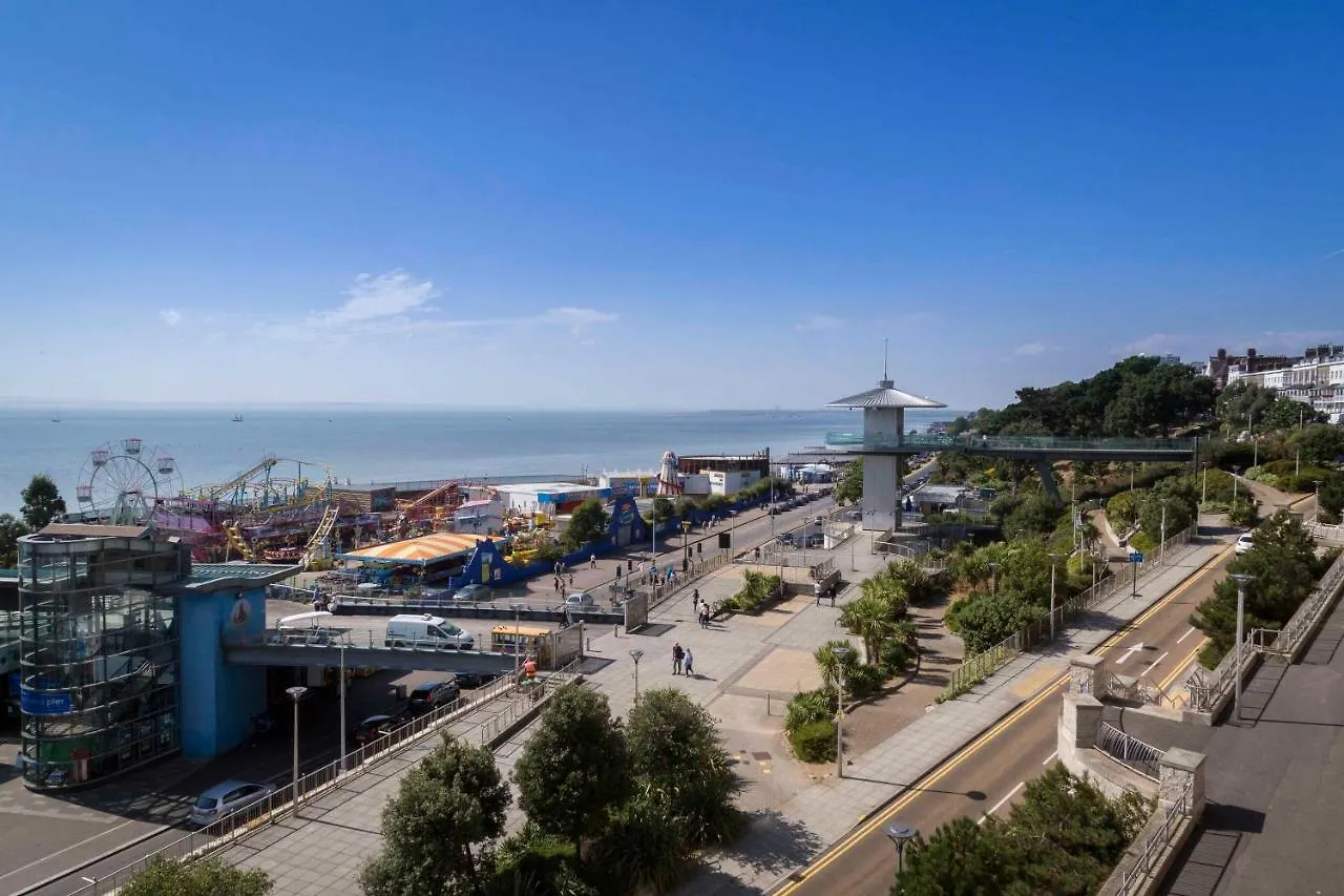 Southend Central Hotel - Close To Beach, City Centre, Train Station & Southend Airport